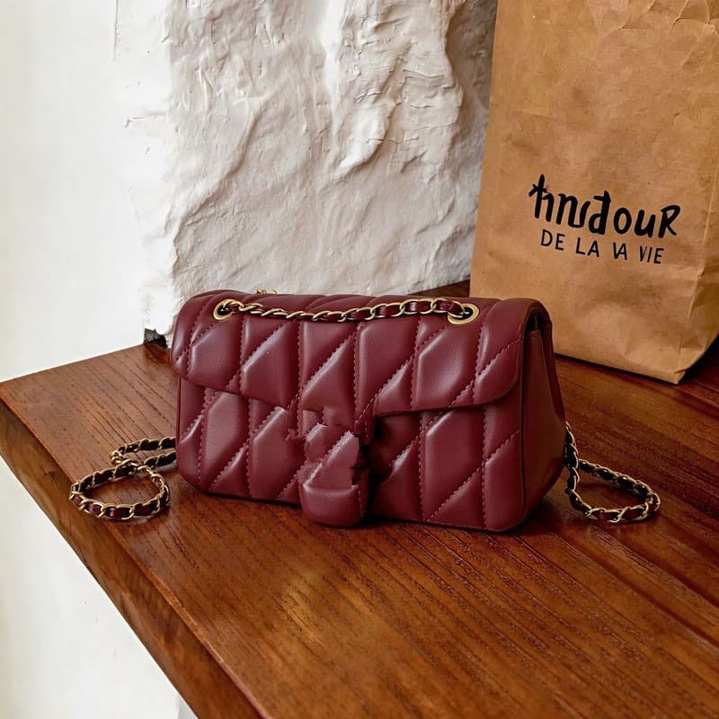 Chain Crossbody Bag Women's Bag Diamond Quilted Embroidered Thread Versatile Shoulder Bag Underarm Small Square Bag Women Bags Cross-Border Small Square Bag