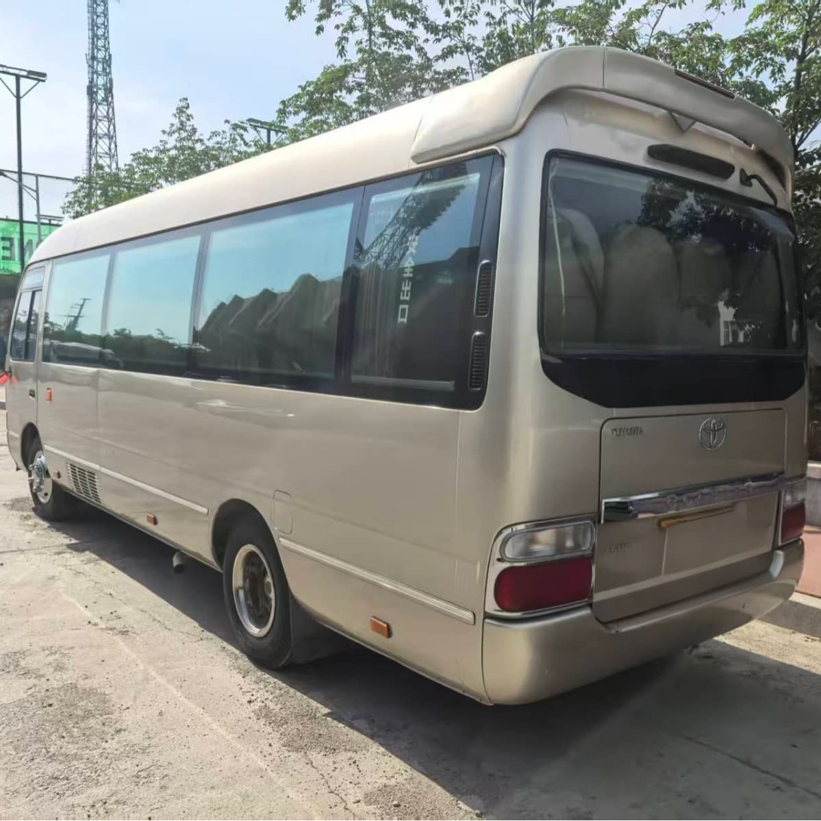 Cross-Border Supply Coaster 20-Seat Luxury Bus - Public Transport, Passenger Coach, Long-Distance Tour Bus