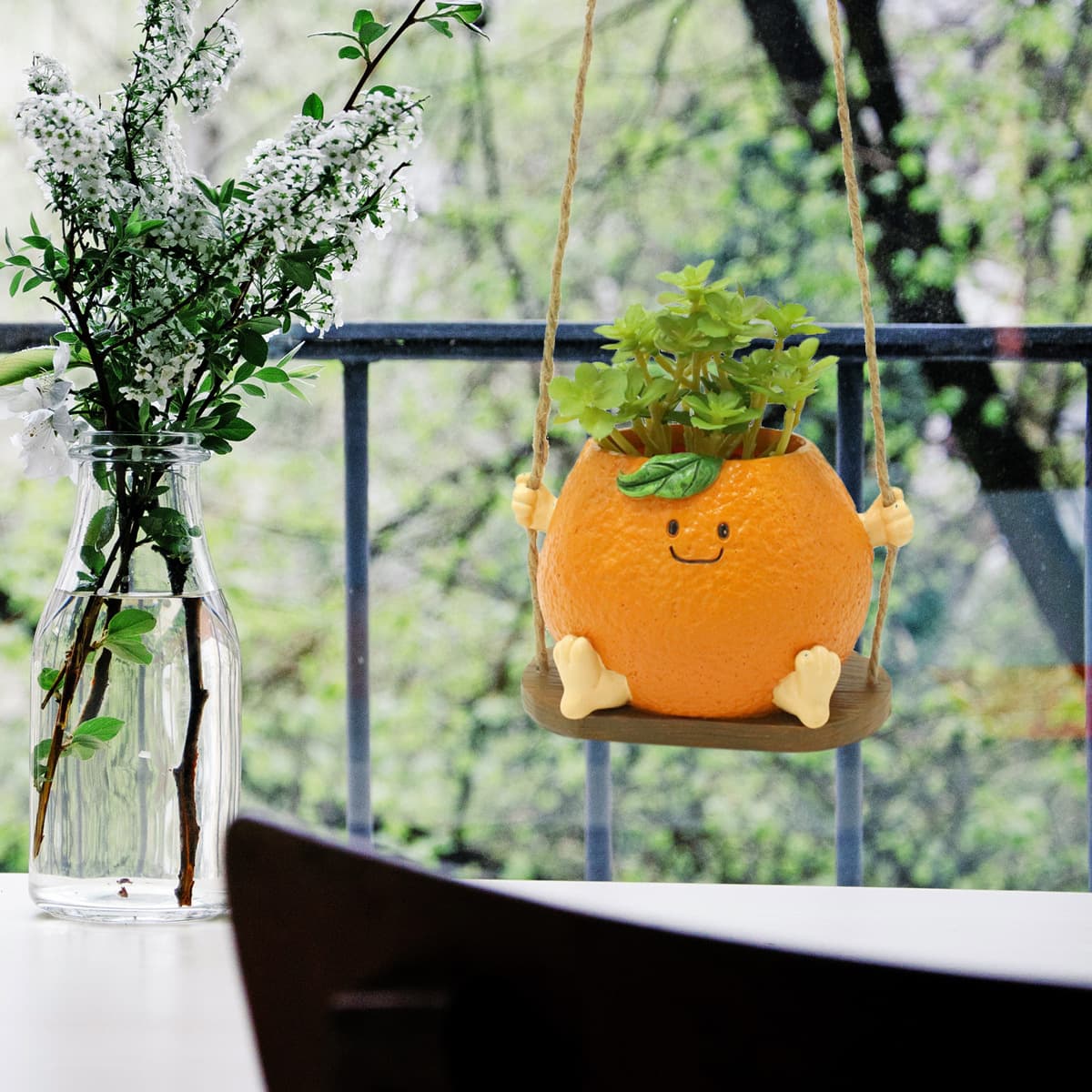 Cross-border Hot Selling Succulent Flower Pot Orange Swing Flower Pot Decoration Courtyard Balcony Resin Garden Landscape Decor