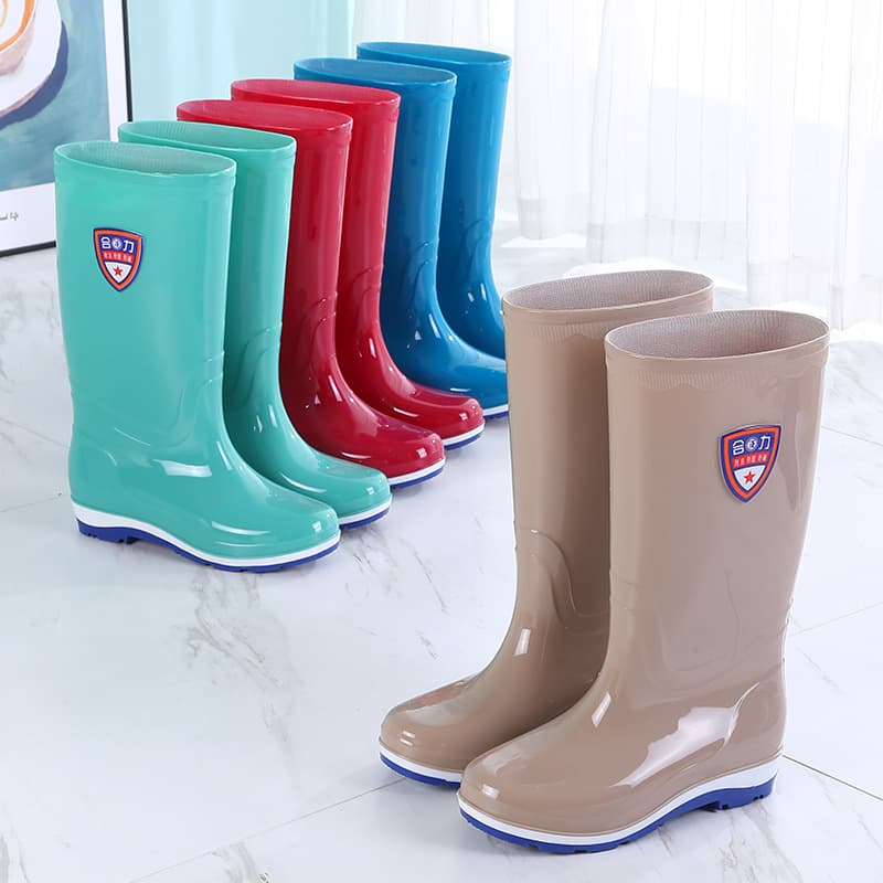 Wholesale of high-top waterproof shoes, foreign trade fashion long rain boots for women, anti-slip wear-resistant water boots and shoe covers