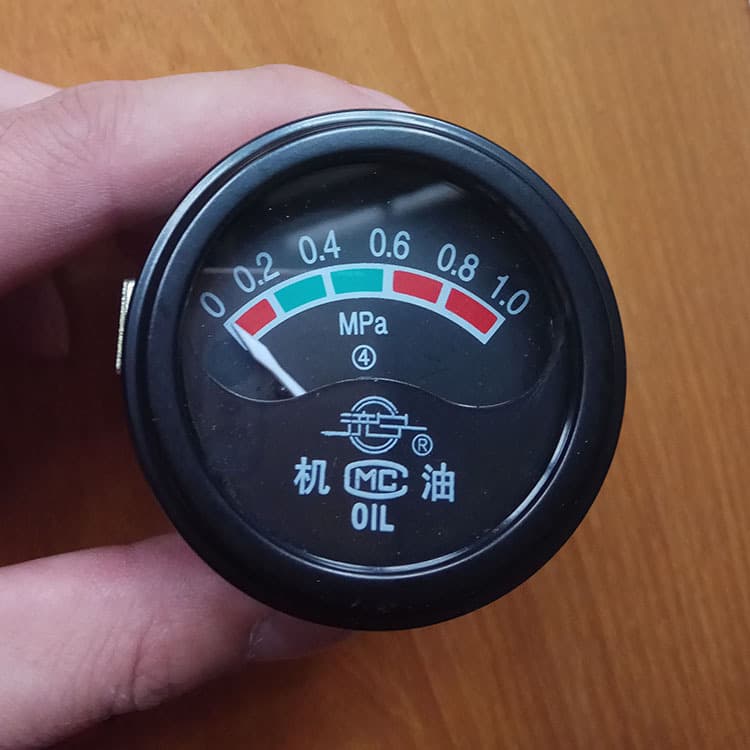 Automotive Truck Oil Pressure Gauge Pointer Type Direct Reading Oil Pressure Gauge with Light