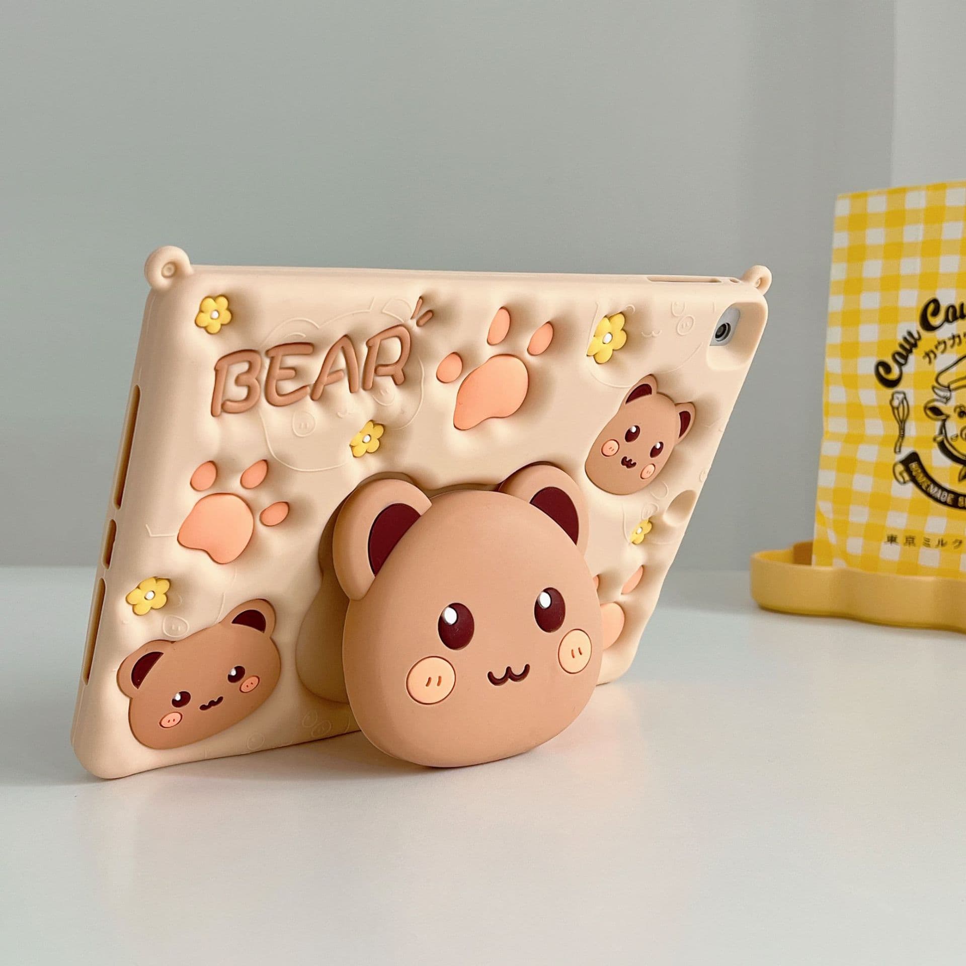 Bear Telescopic Stand Case for Apple iPad Air 5/4/3 Silicone iPad 8/7 Cute 10.2-inch Compatible