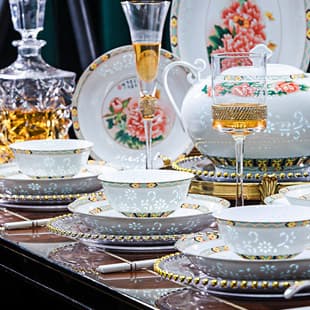 Jingdezhen High-End Linglong Porcelain Dinnerware Set, Bowl and Plate Set for Home, Underglaze Color, New Chinese Style, Housewarming Gift