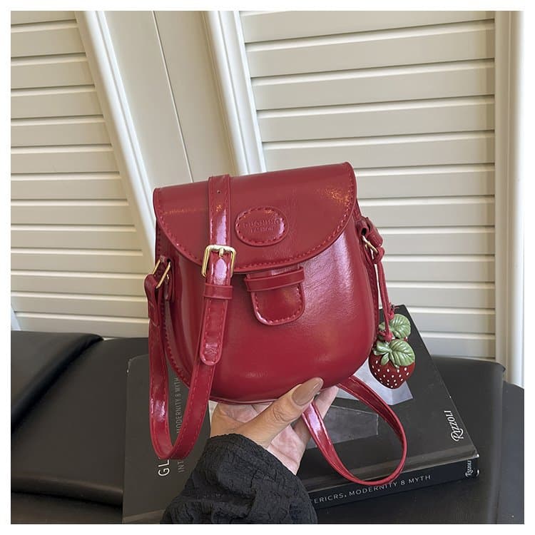 Vintage Fashion Minimalist Shoulder Bag for Women 2025 Fall Winter Textured Underarm Bag Korean Style Saddle Bag Trendy