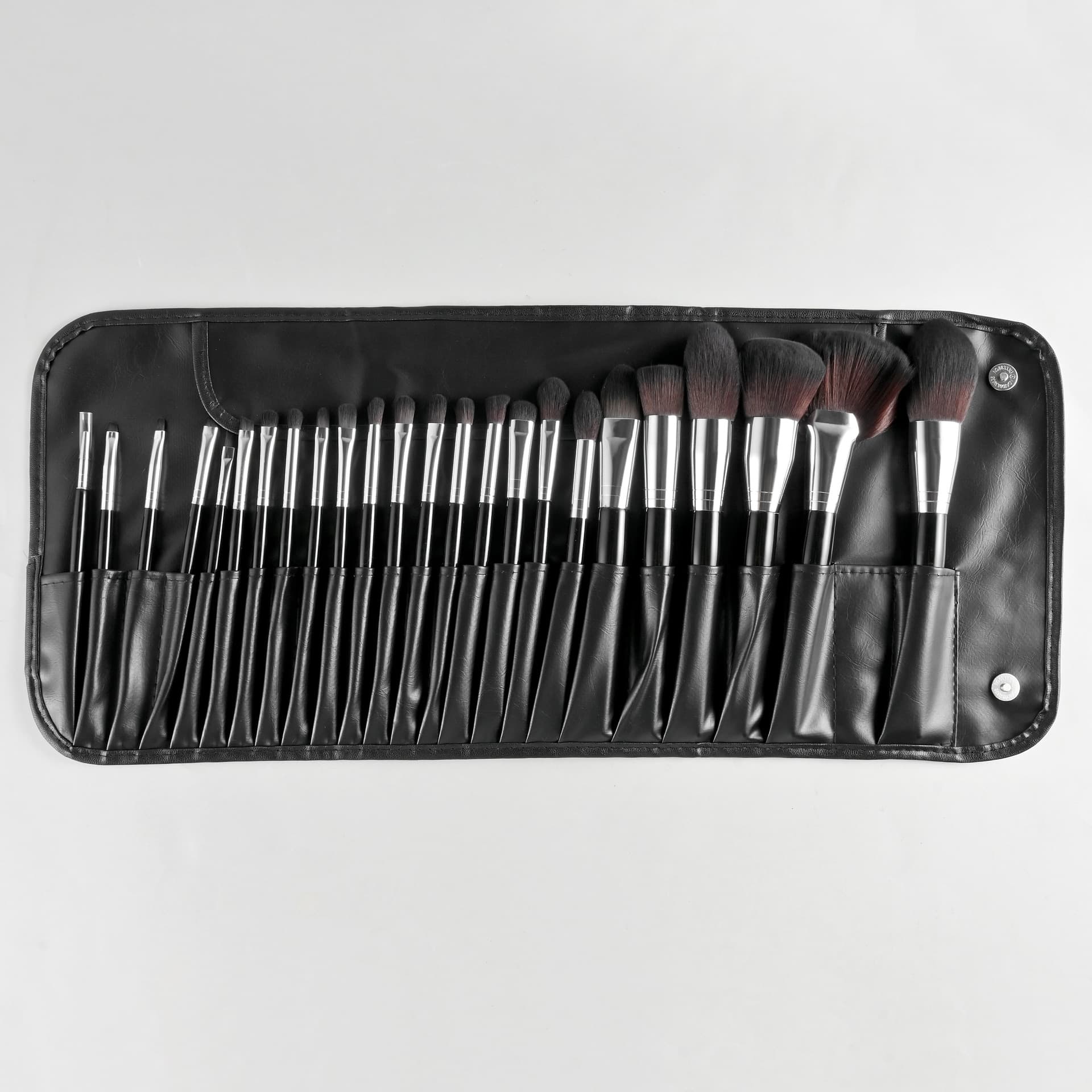 24 pieces professional studio set portable powder brushes soft-bristled makeup brushes makeup artist special set complete set