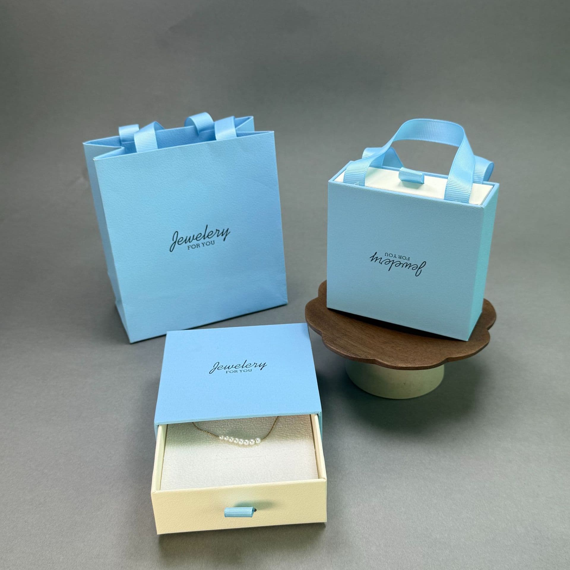 Pull-out jewelry box with hand-held ring necklace storage box bracelet jewelry pull-out packaging box jewelry storage gift box