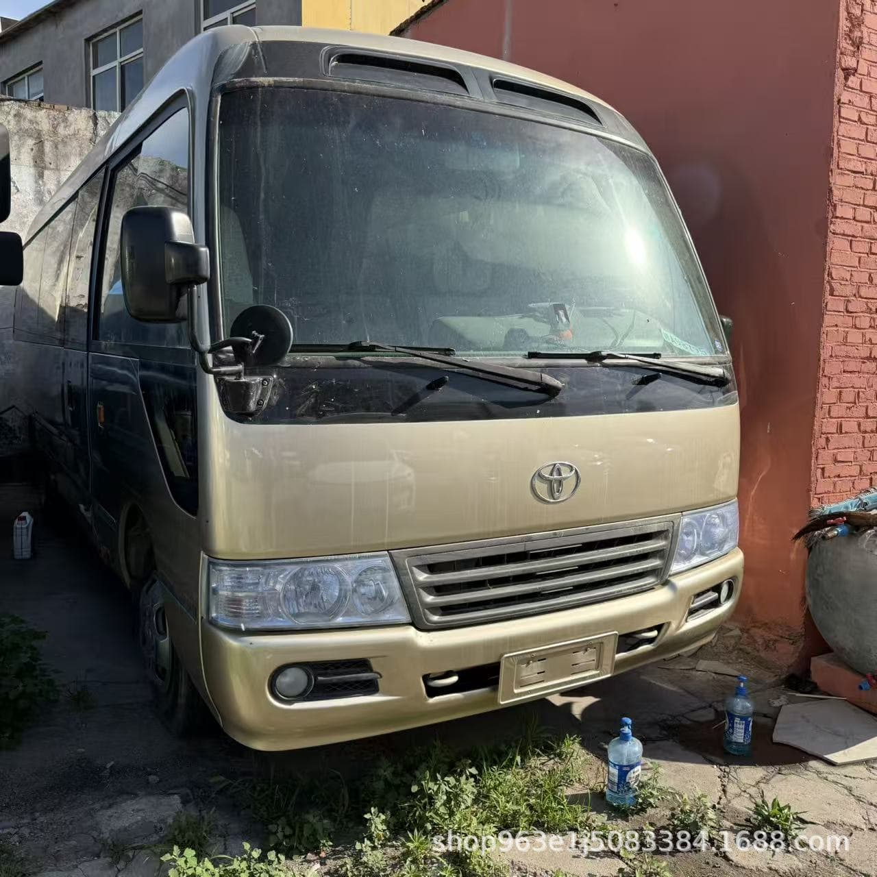 Foreign Trade Export to Africa of Used Toyota Coaster 19-Seater Gasoline Mini Bus, Used Mini Bus