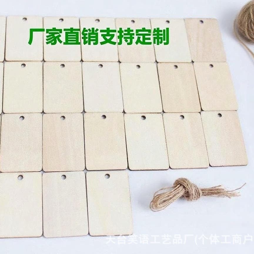 Wooden Christmas tag, log slice book label, wooden hanging sign for check-ins, children's doodles, wish-making decorations, and hanging ornaments.