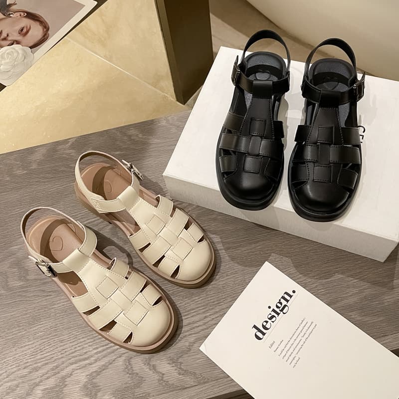 Women's Soft Leather Casual Sandals 2026 Summer New Style Woven Soft Sole Closed Toe Thick Sole Retro Flat Roman Sandals