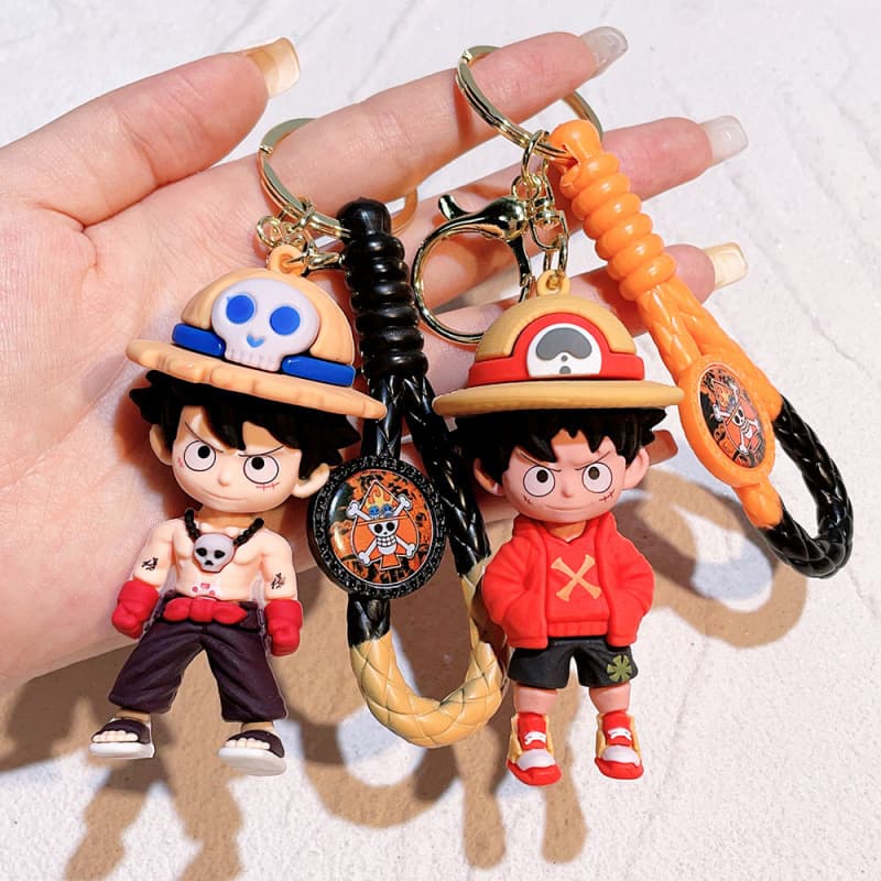 2024 One Piece Keychain Sweatshirt Luffy Keychain Dragon Ball Figure Unisex Pendant Charm
