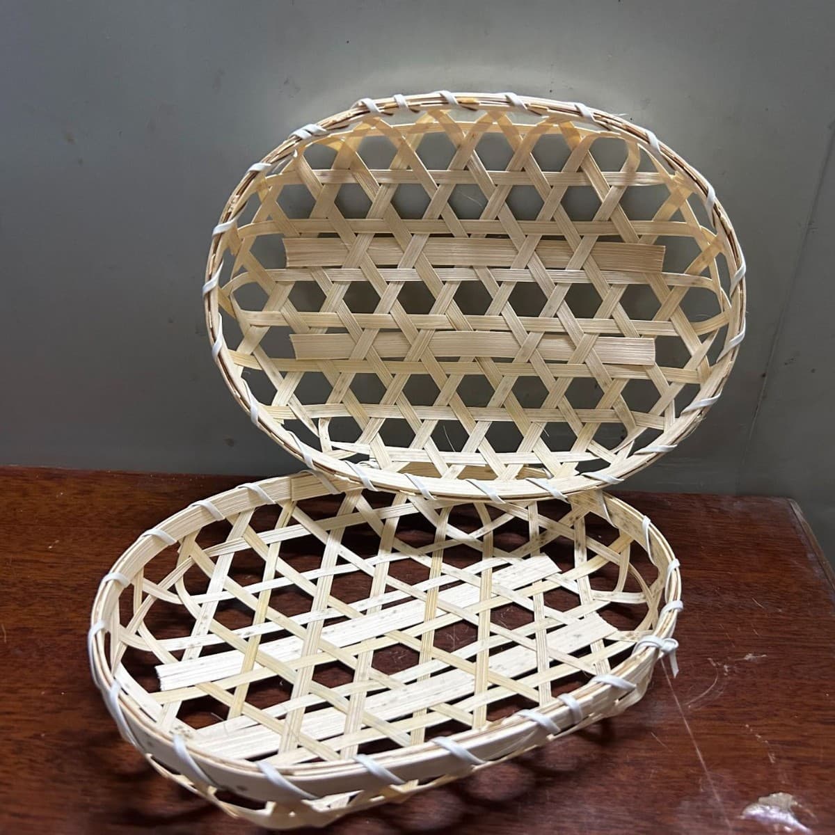 Bamboo storage basket, egg basket, food basket, bamboo products, fruit basket, woven hollow round plate, pastoral style bamboo