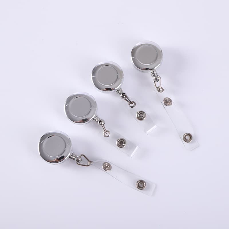 In stock: environmentally friendly electroplated easy-pull buckles, glossy telescopic buckles, medical bra clips, silver easy-pull cord clips.