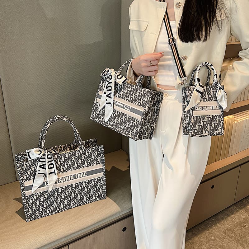 Cross-Border Women's Bag 2025 New Trend Structured Canvas Tote Bag Large Capacity Shopping Bag Stylish Women's Handbag