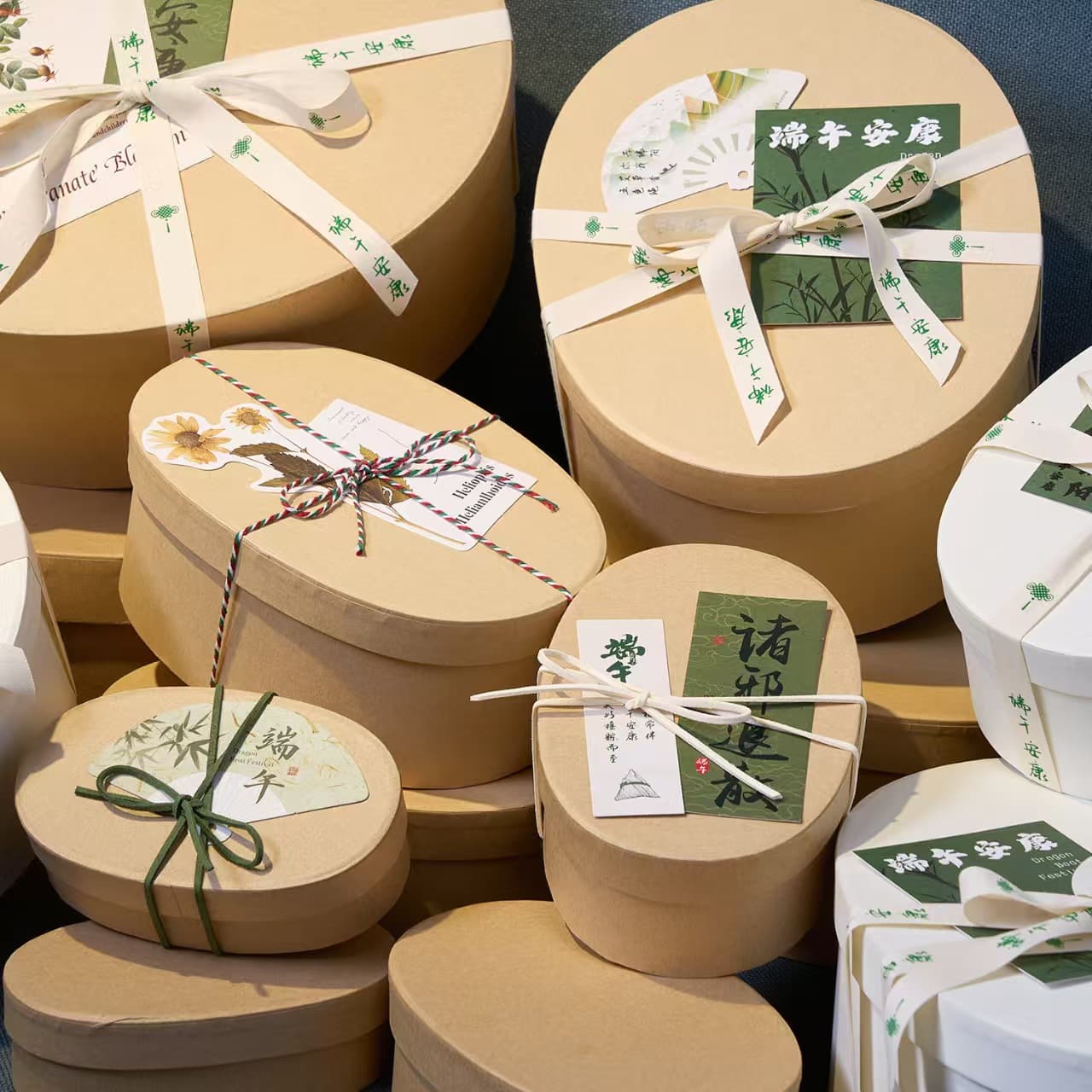 Christmas Gift Box Kraft Paper Oval Business Holiday Gift Box Packaging Box Mid-Autumn Festival Gift Box Wholesale