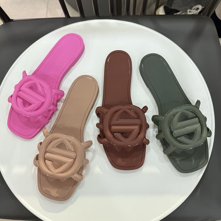2025 Hot-Selling Glossy Double-G Interlocking Flat Sandals, Versatile Non-Slip One-Strap Women's Sandals, Beach Jelly Shoes