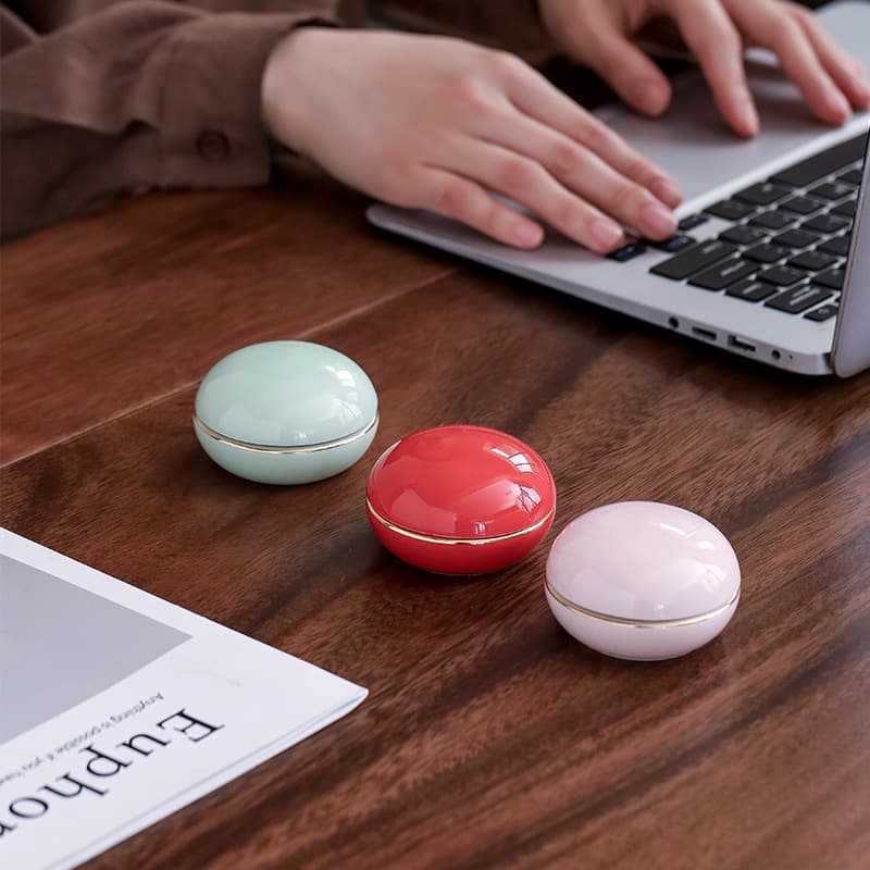 Ceramic Sealed Jar Small Porcelain Bottle Silicone Twist Jar Cosmetic Cream Dispenser Box Medicine Powder Fragrance Powder Storage Bottle Black Tea