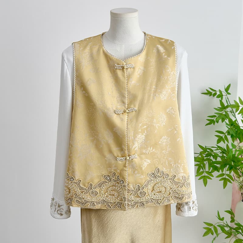Real Shot of New Chinese-Style Vest for Young Women, Stylish Outerwear with a High-End Feel, Beaded Embroidery, Short National-Style Vest for Women