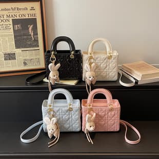 Cross-border Lady Dior-style quilted stitched women's trendy versatile Korean-style handbag, minimalist elegant commuter shoulder and crossbody bag