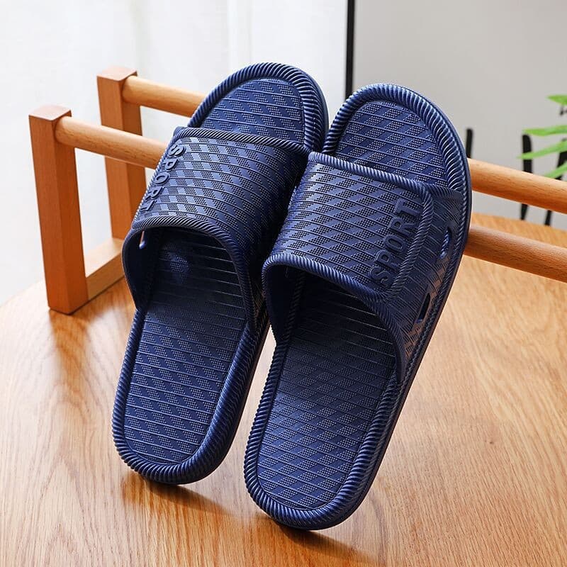Summer slippers for women and couples, anti-slip plastic soft sole home slippers for bathroom and indoor use