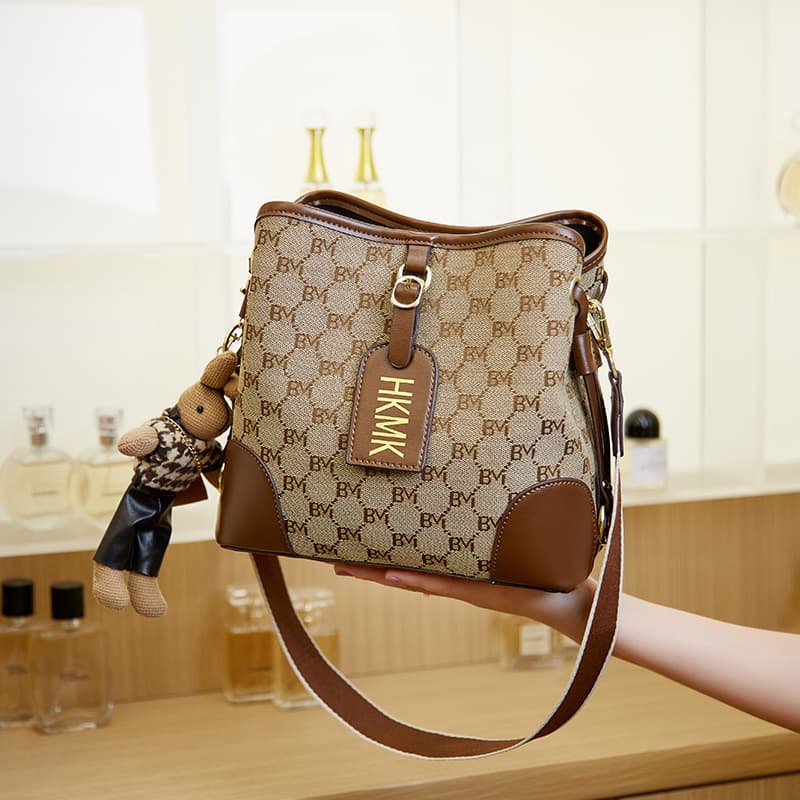 Handbags for Women 2026 New Internet Celebrity Bucket Bags Versatile Fashion Shoulder Bags Fashionable Crossbody Bags