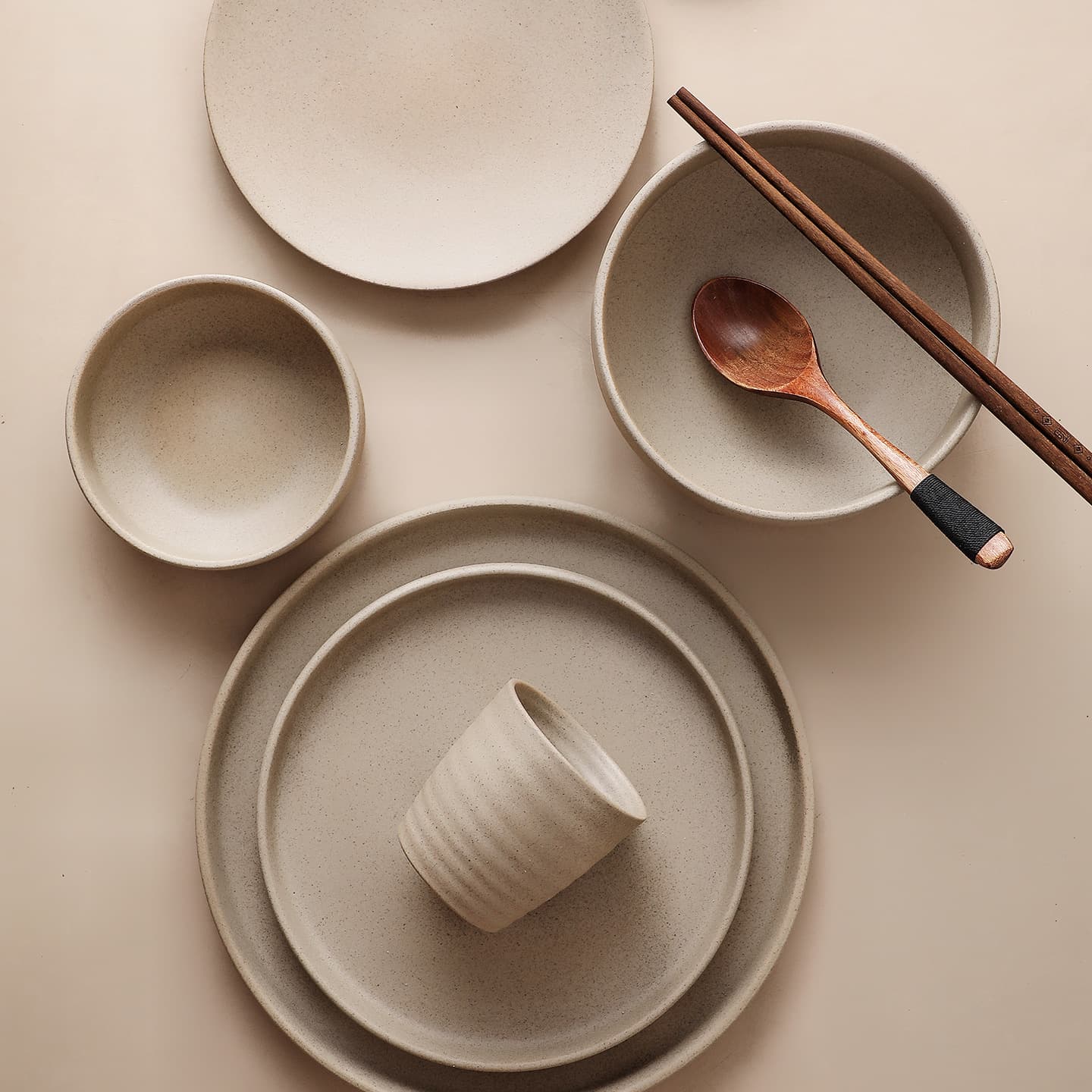 Tableware set for one person, Japanese-style stoneware dishes, rice bowls, tea cups, B&B hotel, retro wabi-sabi style ceramics