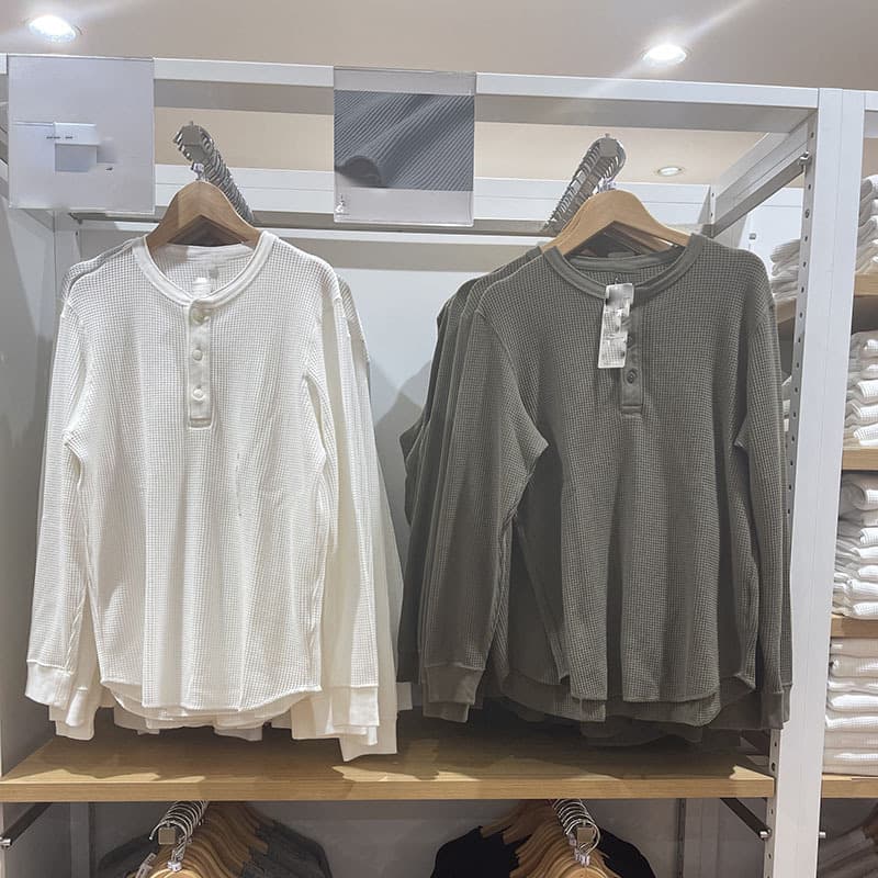 Unisex Couple Waffle Henley Neck T-Shirt Japanese Style Autumn Long Sleeve Versatile Top Y442014
