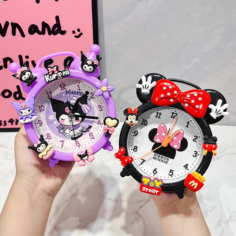 Bedside alarm clock powerfully wakes up Mickey and Minnie cute cartoon children and girls super loud alarm clock artifact for students