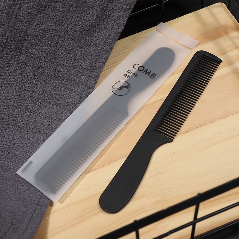 Disposable combs for hotels and guesthouses, straw combs, toiletries sets, straw and plastic combs for hotel rooms, wholesale.