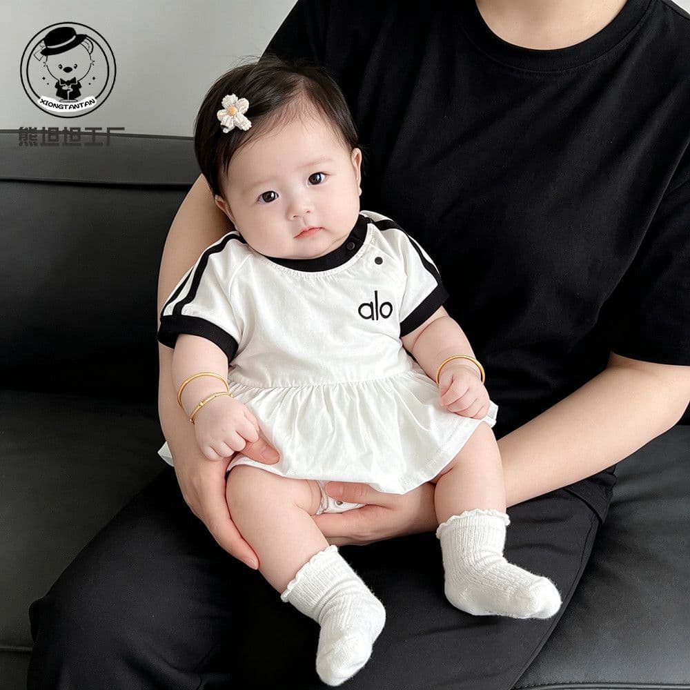 Baby girl clothes summer thin infant short-sleeved jumpsuit summer new small month-old outing wear skirt