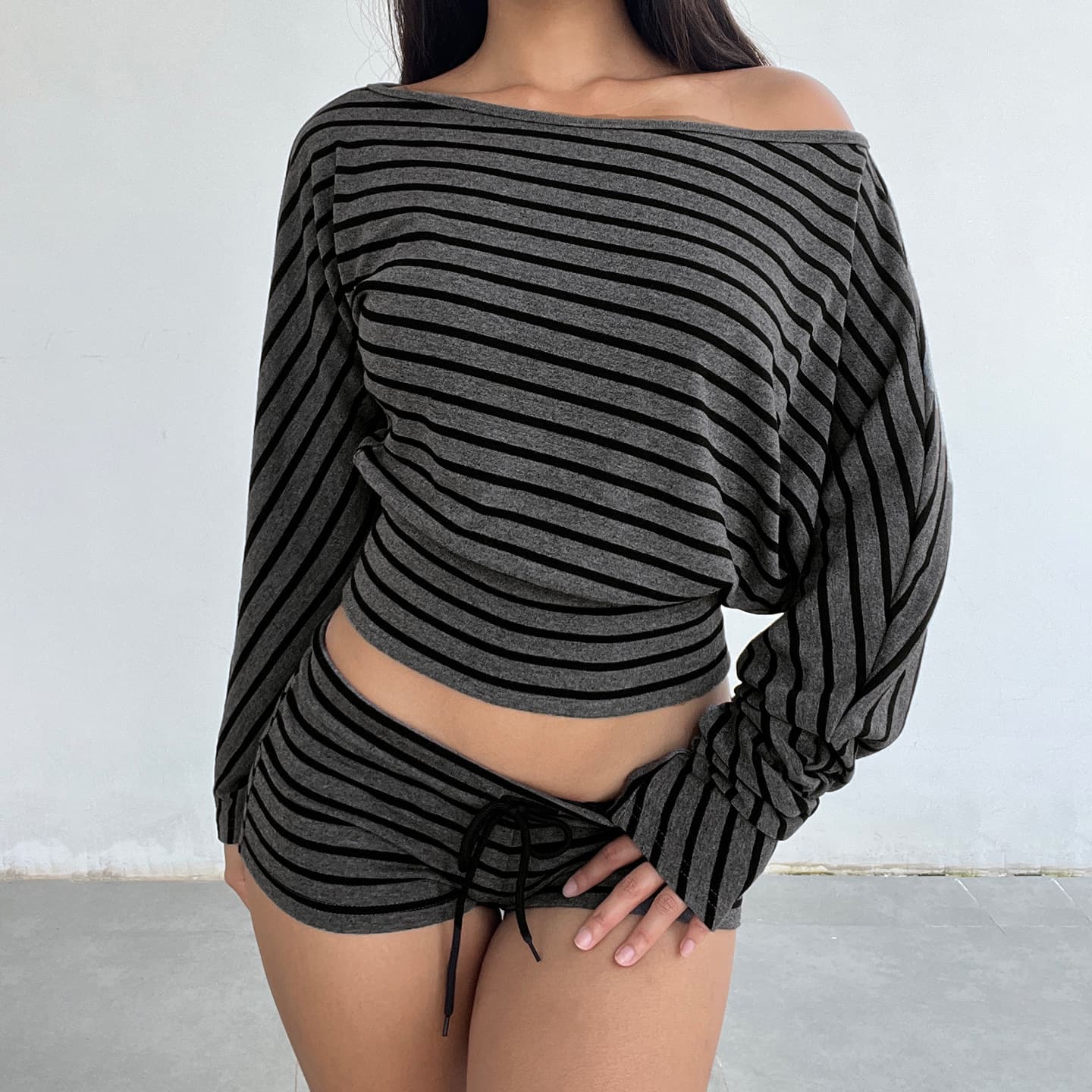 American Trendy Striped Off-Shoulder Long-Sleeve T-Shirt for Women, Loose Casual Waist-Tightening Slimming Crop Top