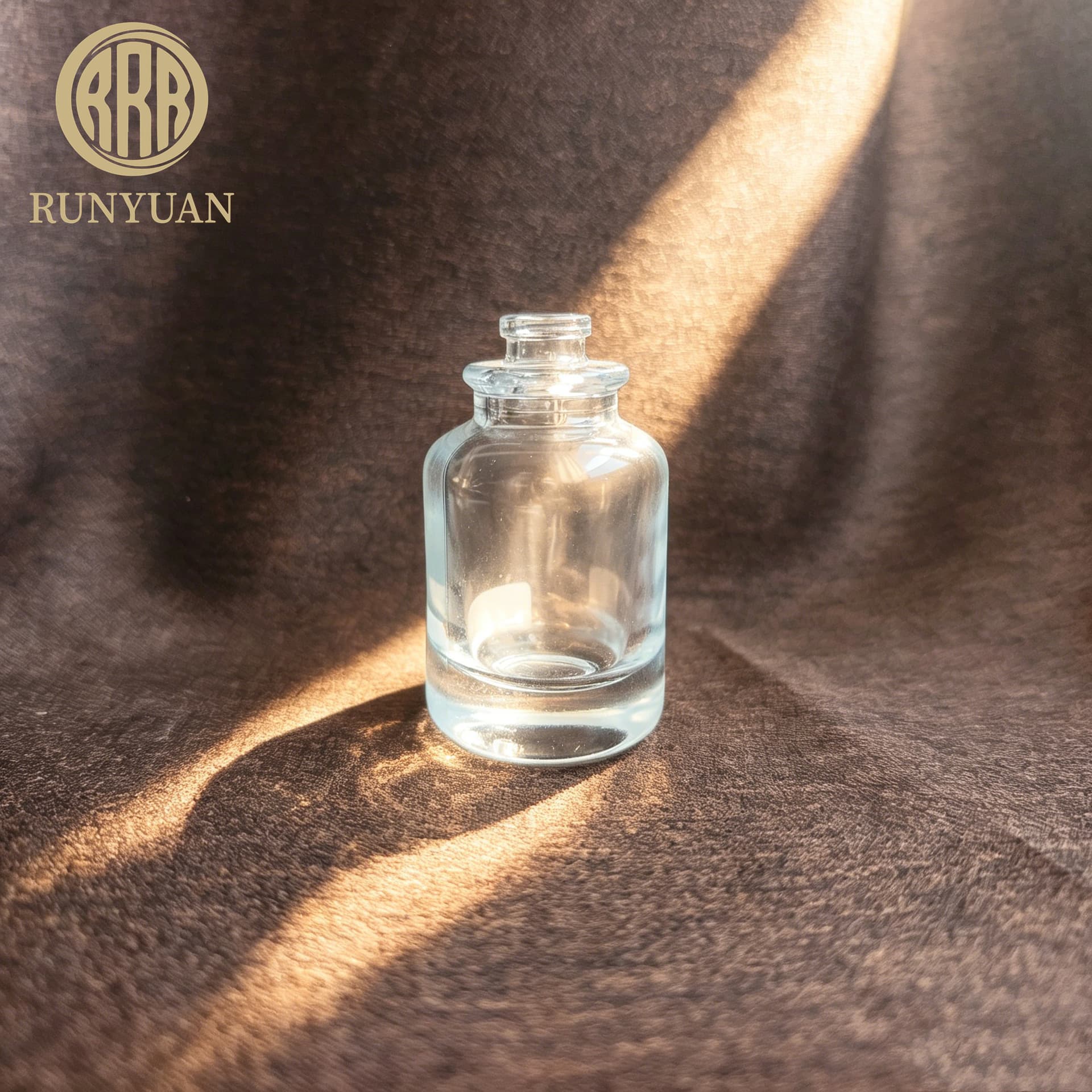 Perfume Bottle Hot Selling 30ml Perfume Refill Bottle Portable High-End Press Fine Mist Spray Color Printing Hot Stamping