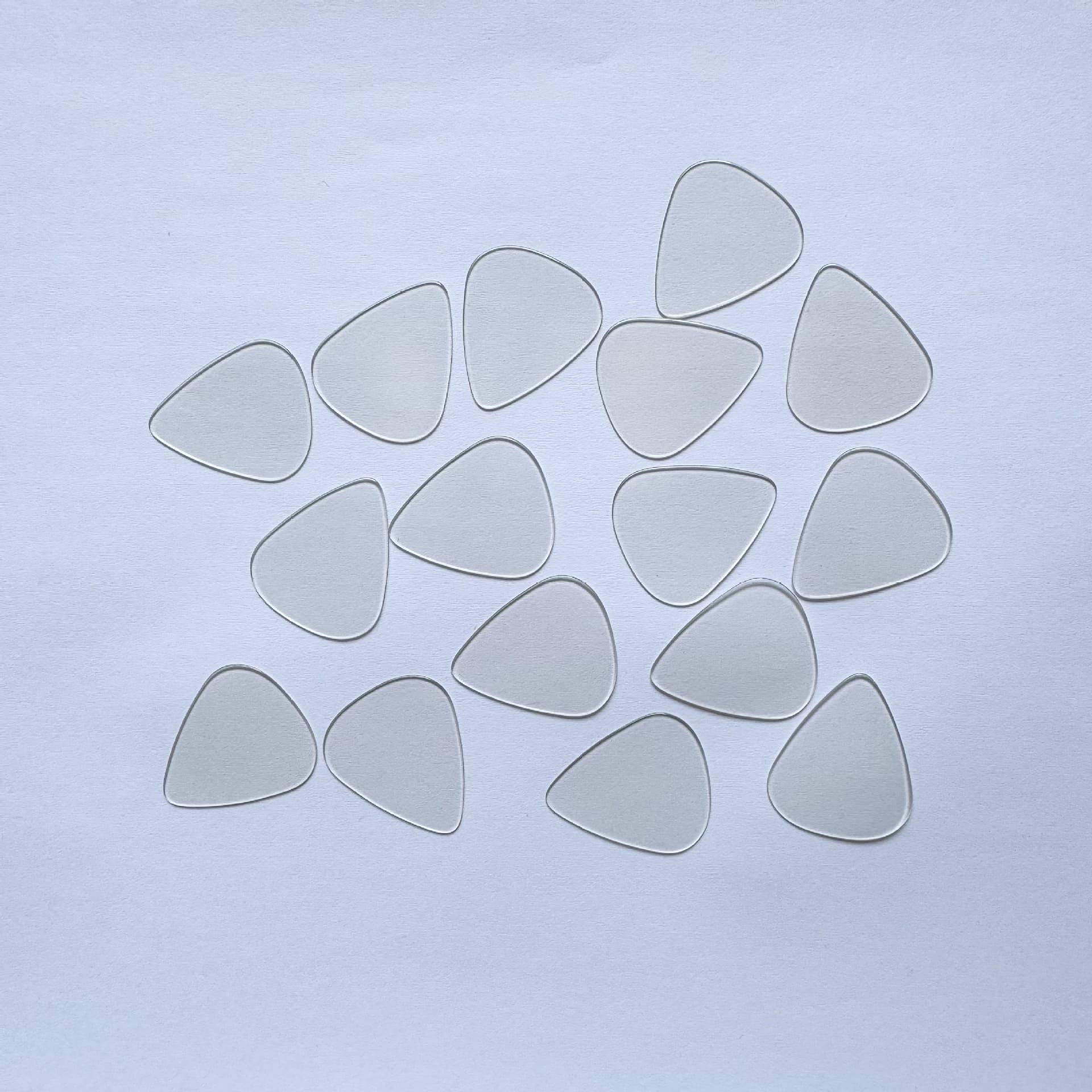 Jennis Guitar Pick Celluloid Teardrop Transparent Guitar Plectrum Guitar Accessory