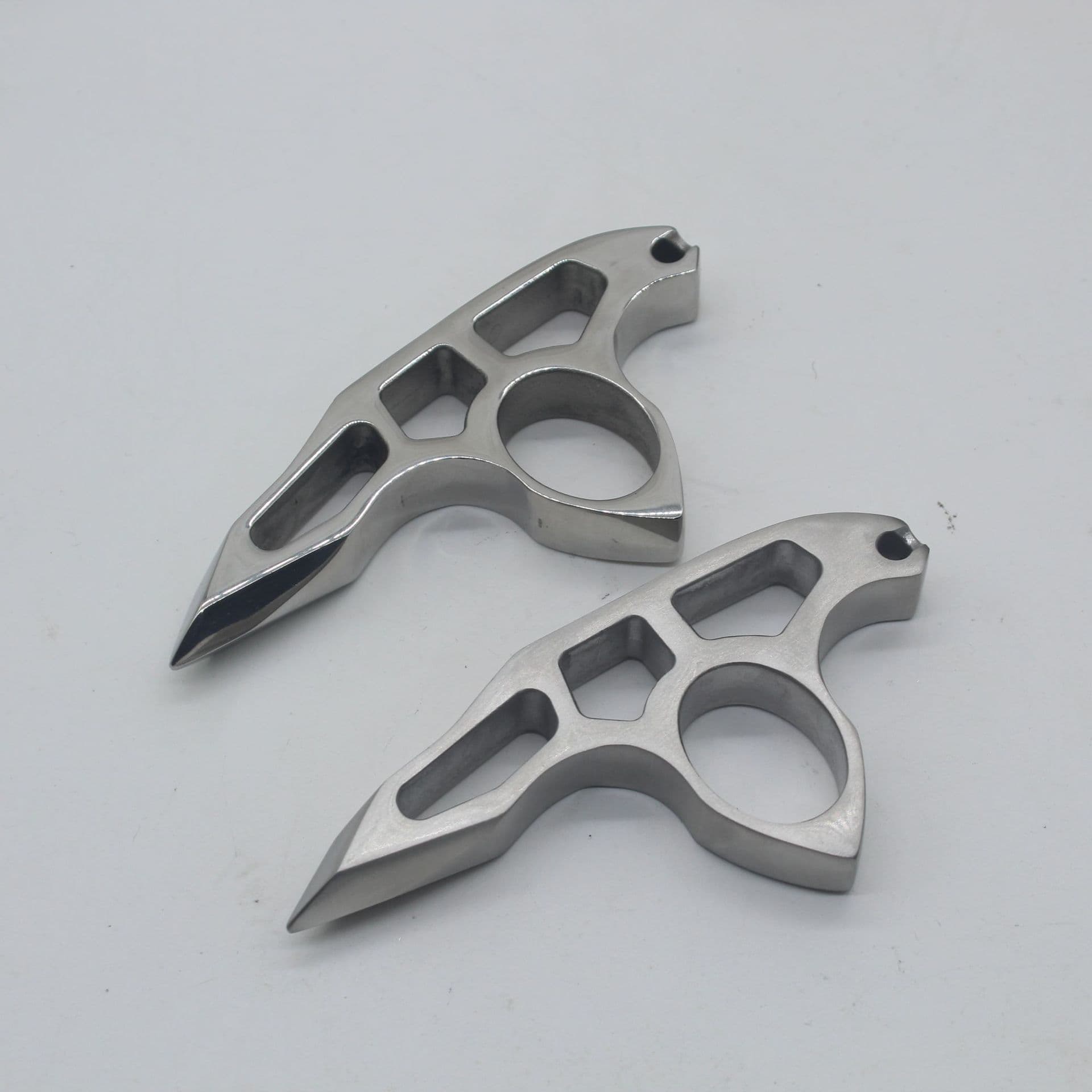 Thickened Stainless Steel Pure Steel Knuckle Duster Four-Finger Knuckle Duster Window Breaker Self-Defense Anti-Assault Car Mounted Outdoor Hand Support