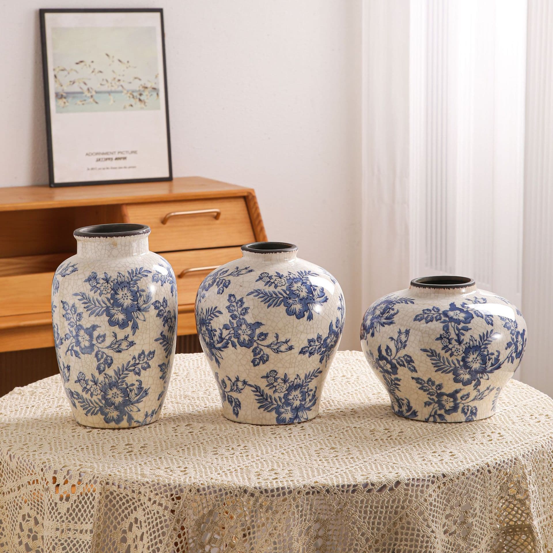 French Countryside Vintage Round Blue and White Porcelain Crackle Glaze Fresh Flower Hydroponic Ceramic Vase New Style