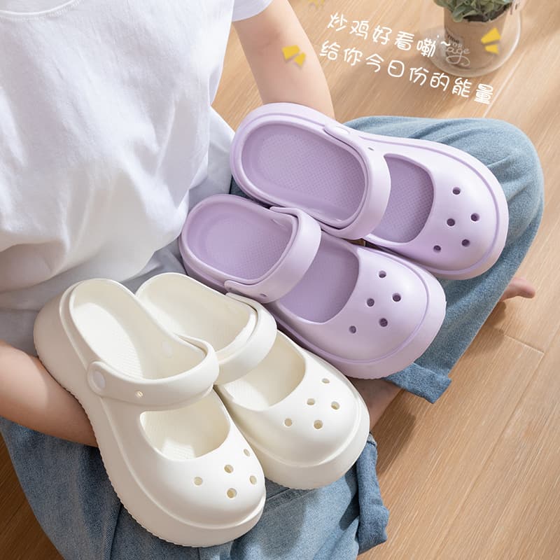 Trending Women's Summer Slippers Cloud-Like Thick Sole 2025 New Clog Shoes Closed-Toe Half Slippers Sandals Fashion