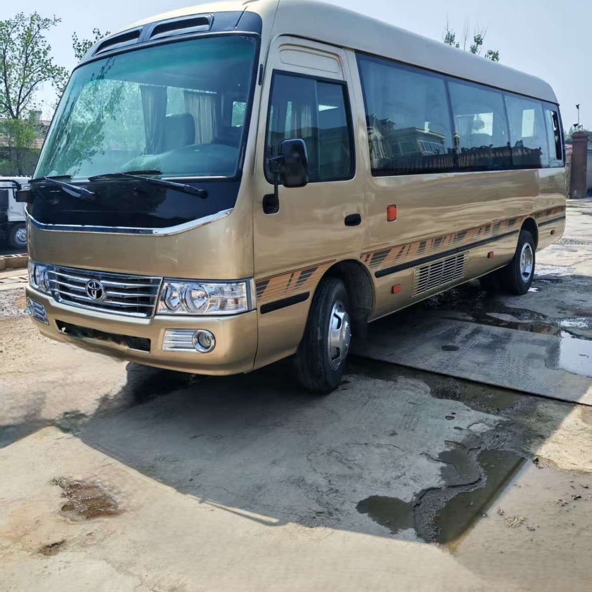Toyota Coaster 19-23 seat coach, export used small medium bus, Euro III emission medium bus