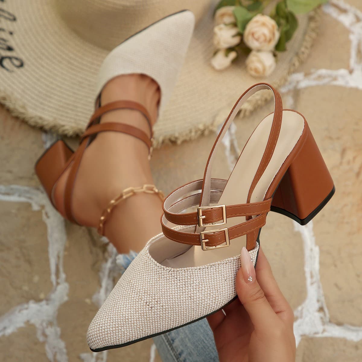 High Heels 2026 Summer New Pointed Toe Closed Toe Open Back Large Size Women's Shoes Chunky Heel Belt Buckle Sandals