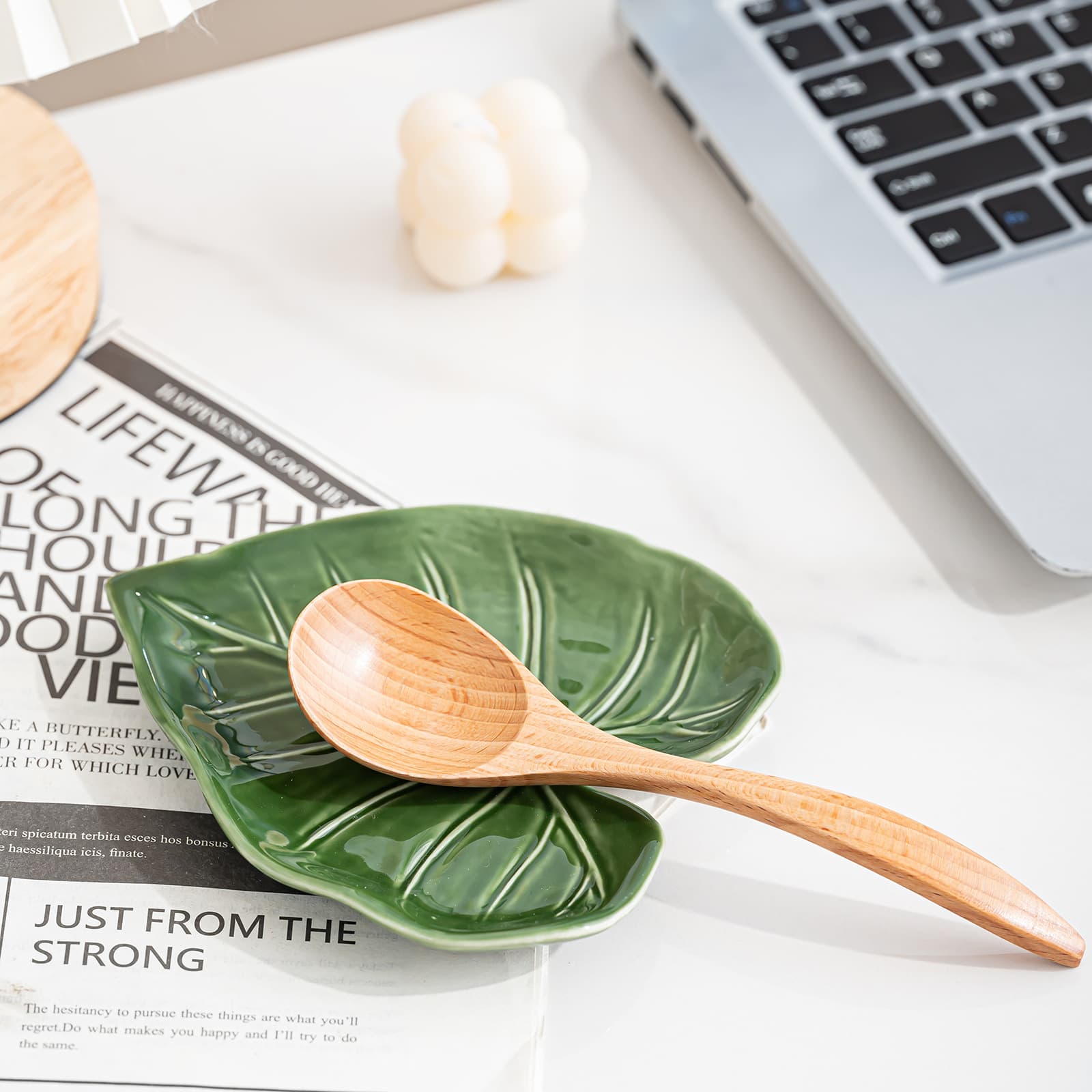 Cross-border hot-selling anthurium leaf ceramic spoon holder restaurant personalized home kitchen ceramic spoon holder high temperature resistance