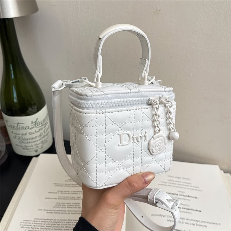 Cross-border Premium Small Bag Women 2026 New Elegant Fashion Quilted Chain Crossbody Box Bag Shoulder Bag