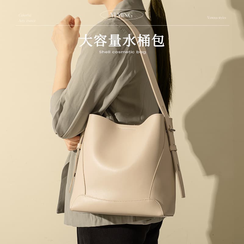 Advanced bucket bag Korean version of large capacity bucket bag niche design shoulder tote bag large capacity a generation of hair