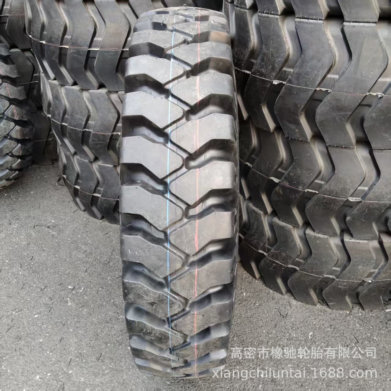 Mining Wide-Body Dump Truck Tires 900 10.00 11.00 12.00-20 Mining Tires