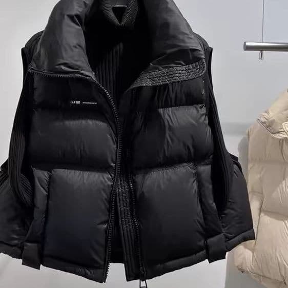 Women's Down Vest 2026 Fall/Winter Stand Collar Short White Duck Down Letter Patch Thick Loose Sleeveless Jacket