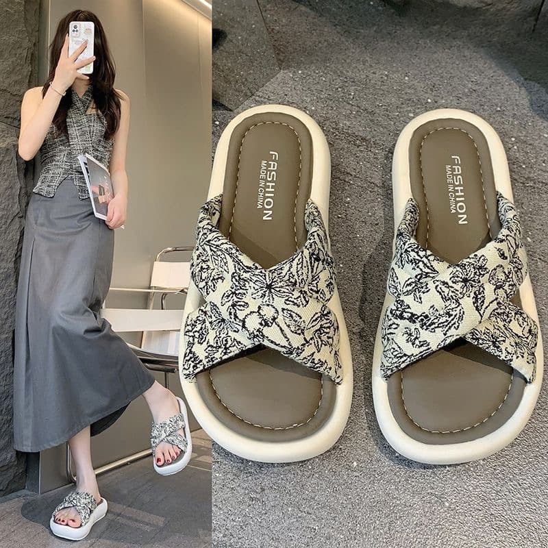 New Chinese style national style thick sole. Slippers for women's summer outer wear, new style high-end sponge cake and beach slippers, free shipping to your home