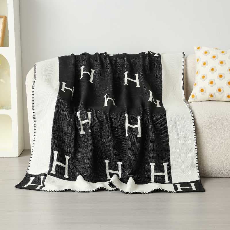 Cross-border H Blanket Nap Throw Fleece Blanket Single Bed Sofa Cover Office Air Conditioning Blanket Airline Blanket Flight Blanket