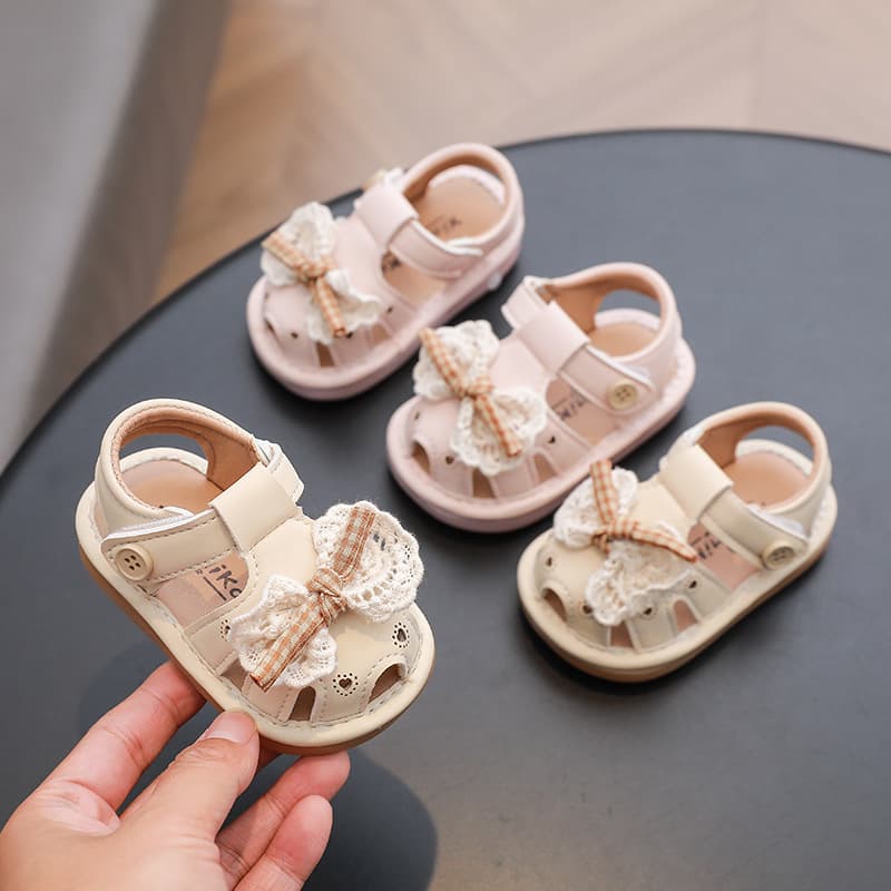 New Summer Baby Girl Sandals with Squeaker, Soft Sole Closed-Toe Walking Shoes for Toddler Princess