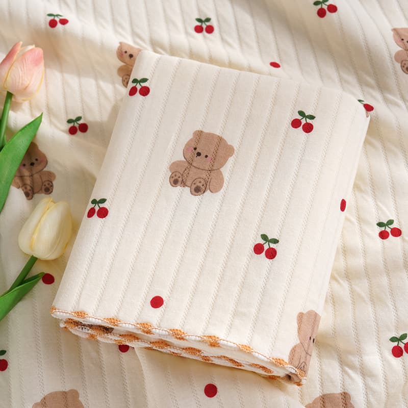 Quilted and single-knitted baby swaddle blanket, breathable for spring and autumn, suitable for newborns.