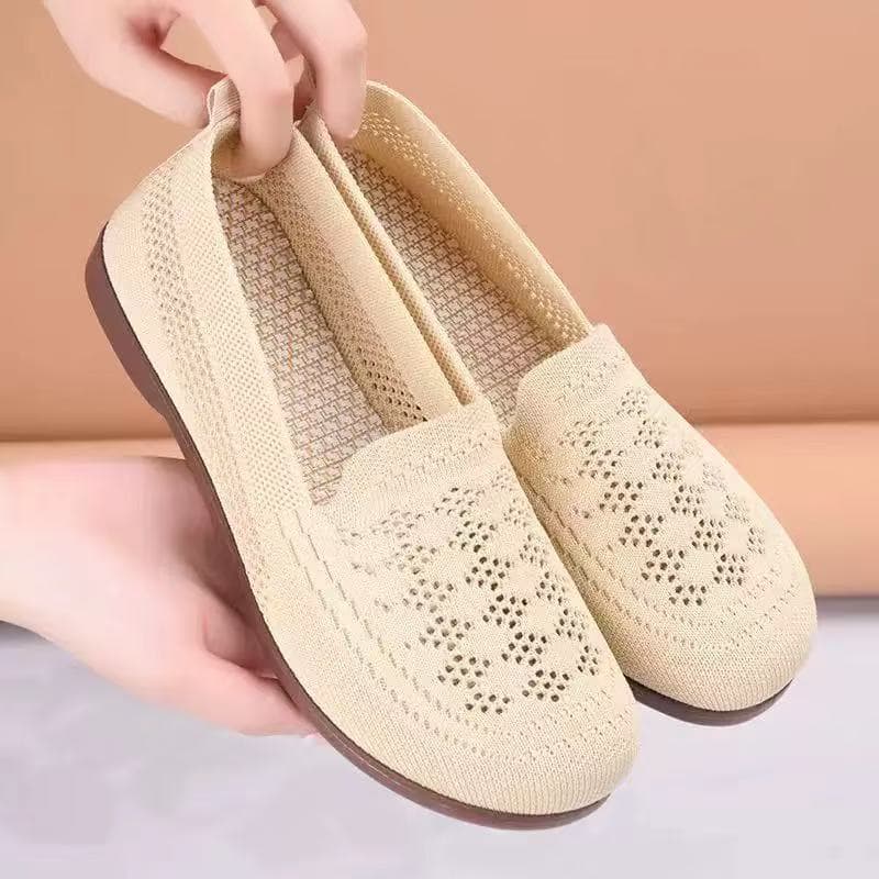 Summer New Breathable Knit Mesh Shoes for Women, Comfortable Soft Sole Mother Shoes, Flat Old Beijing Cloth Shoes, Hollow Mesh Upper