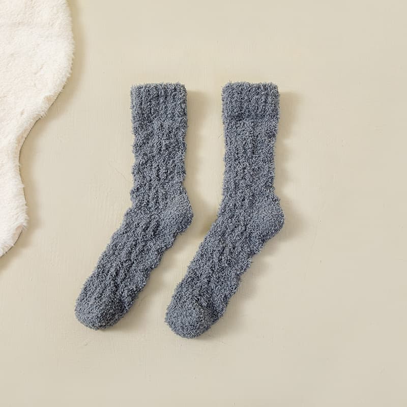 Coral Fleece Non-Shedding Sleep Socks Mid-Calf Socks for Autumn and Winter, Thickened and Fleece-Lined Warm Home Floor Indoor Maternity Socks