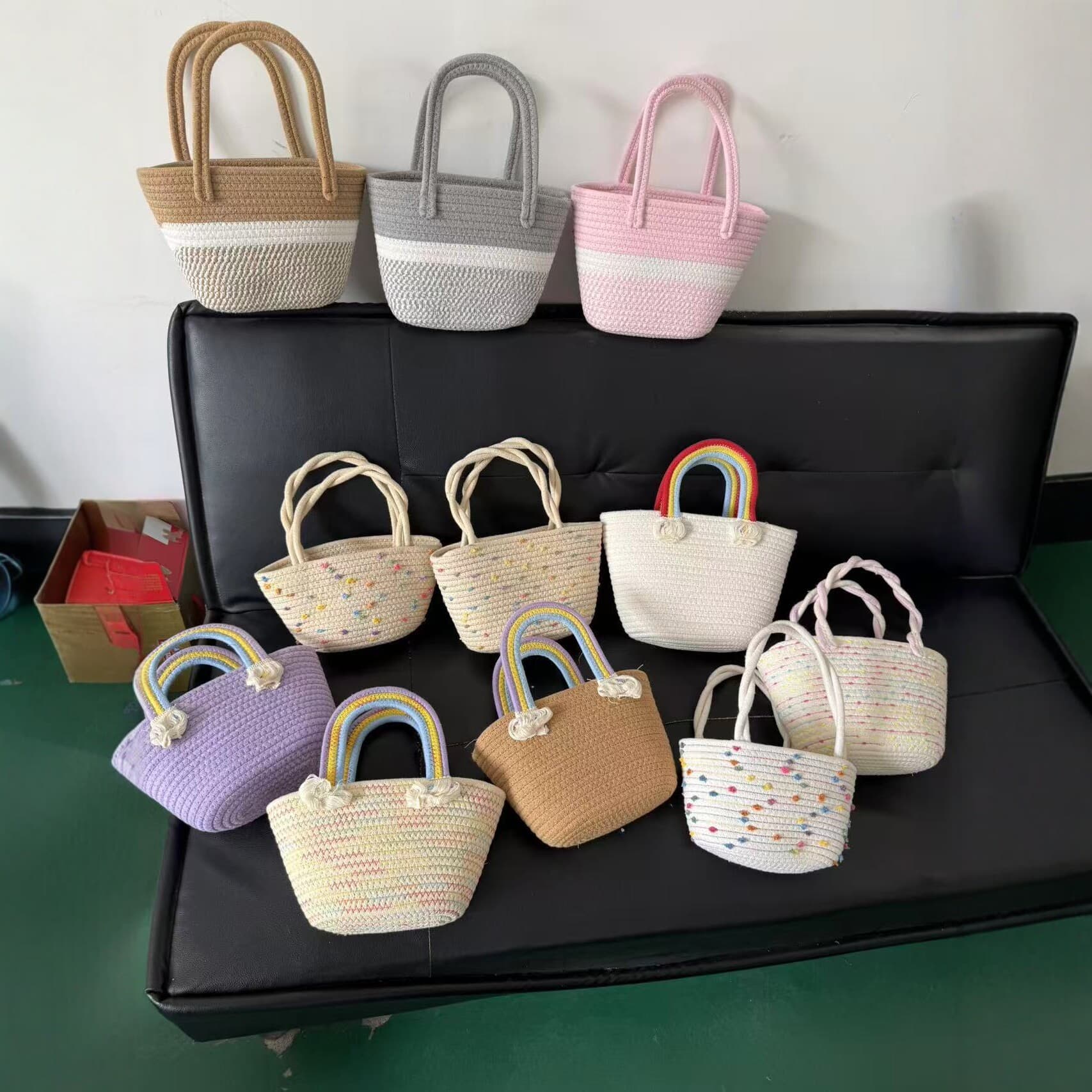 Woven Handbag for Women with Rainbow Handles and Floral Decorations, Straw Bag for Beach Vacations, Souvenir, Niche Fashion Bag