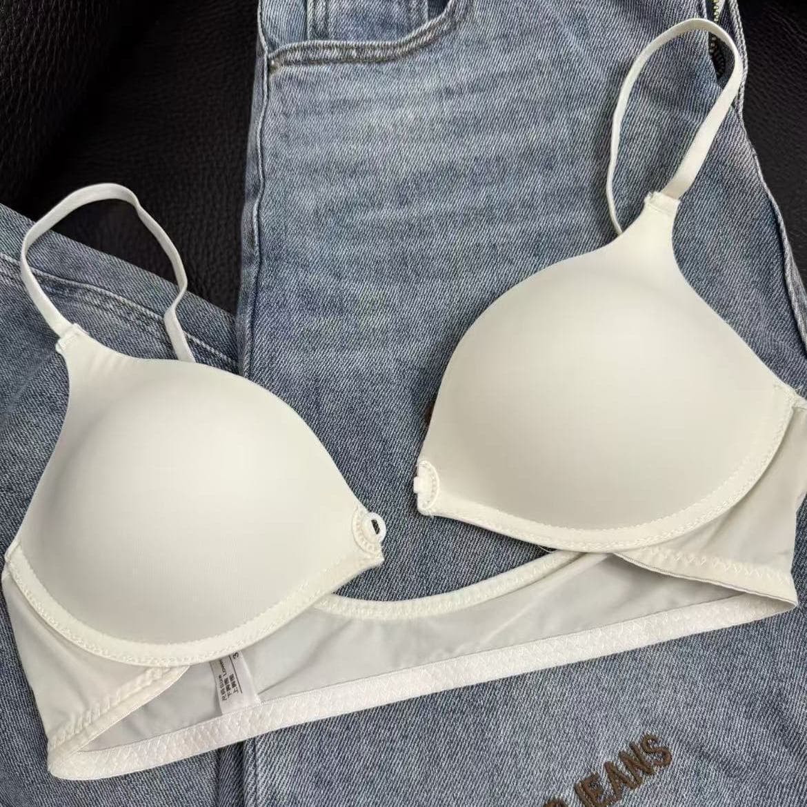 Front Closure Push-Up Bra for Small Bust, Seamless Non-Gapping U-Shape Backless Anti-Sagging Bra